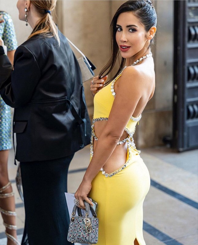 Hollow Rhinestone Edge Hanging Neck Lemon Yellow Dress - Image 5