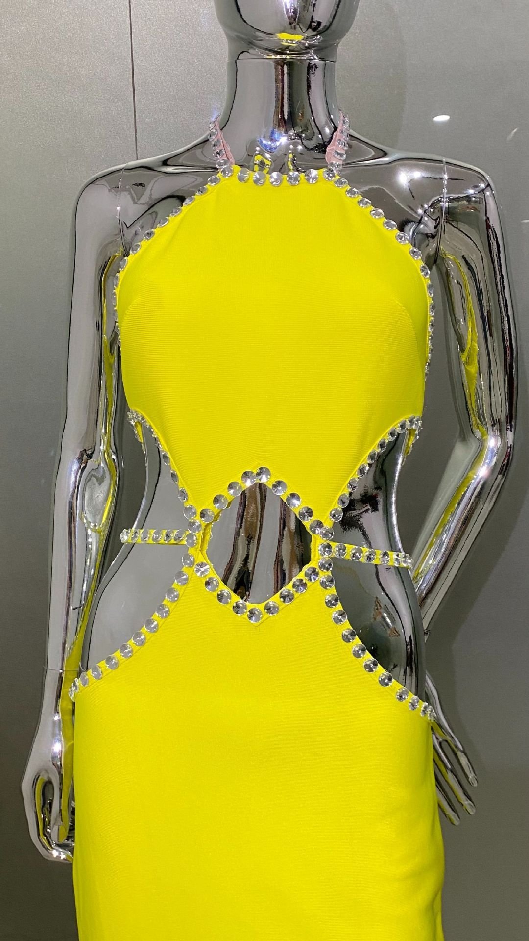 Hollow Rhinestone Edge Hanging Neck Lemon Yellow Dress - Image 10