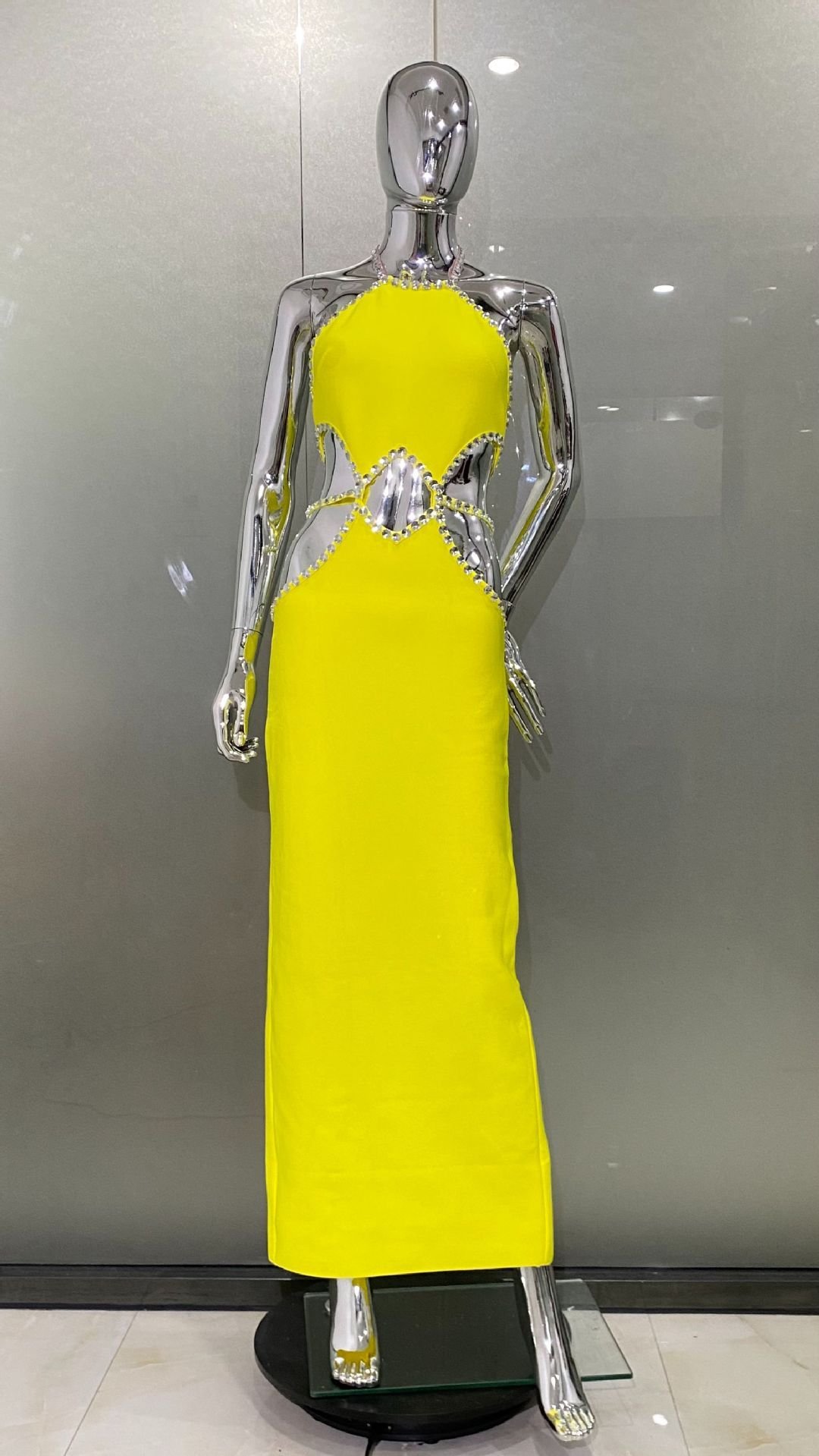 Hollow Rhinestone Edge Hanging Neck Lemon Yellow Dress - Image 8