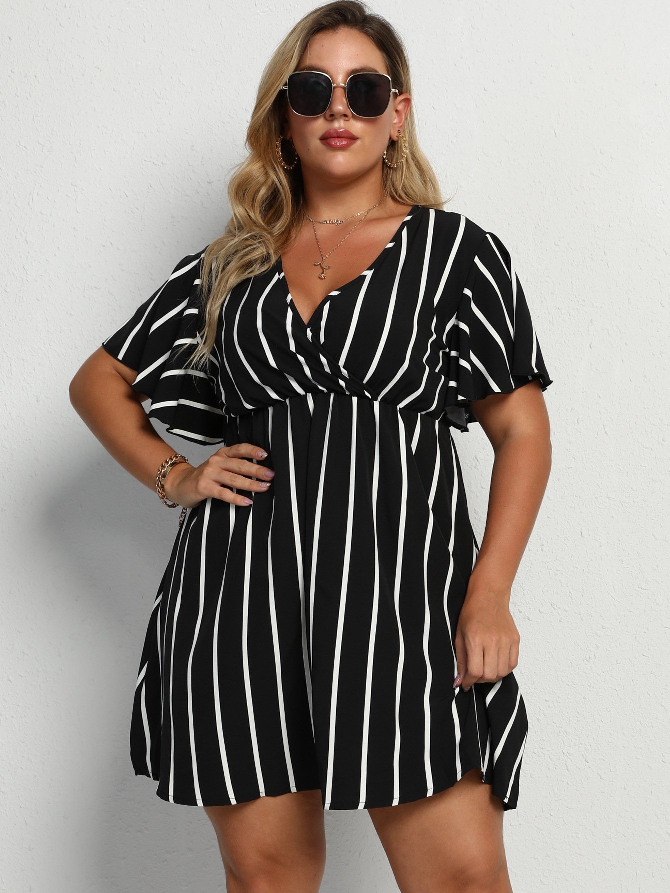 Plus Size Women's Loose V-Neck Patchwork Striped Dress - Image 5